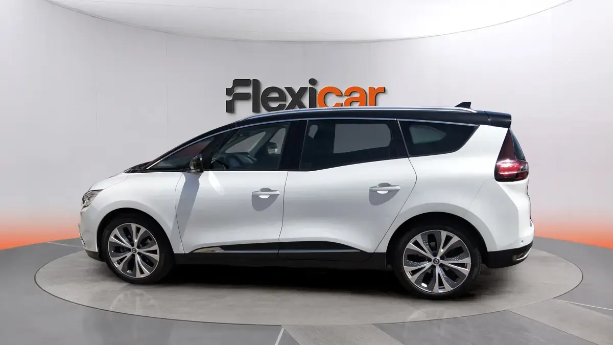 Usado Renault Grand Scénic IV Zen 160 CV (117 kW) 2019 Blanco Monovolumen