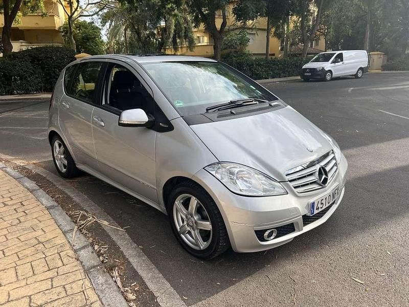 Usado Mercedes A170 Avantgarde 116 CV (85 kW) 2008 Plateado Utilitario