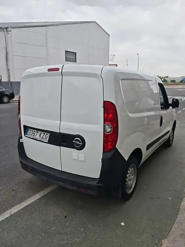 Usado Opel Combo 71 CV (52 kW) 2019 Blanco Monovolumen
