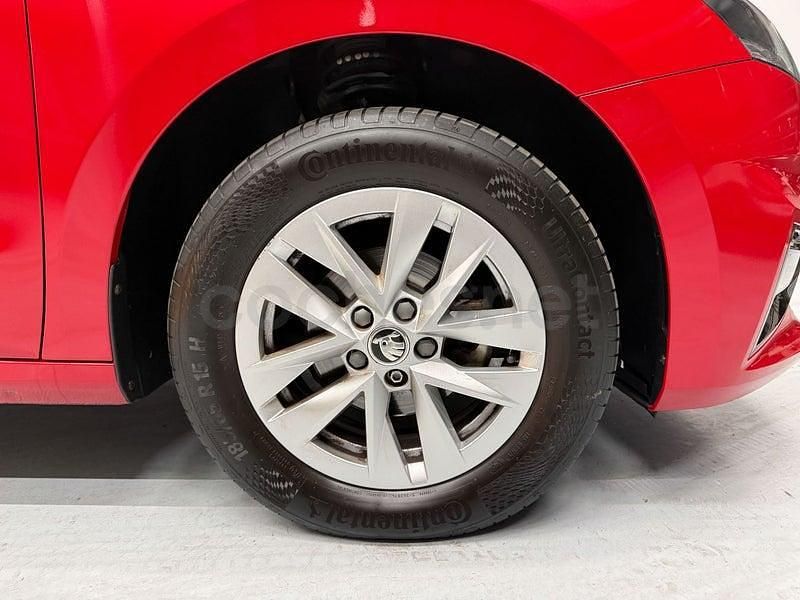 Usado Skoda Fabia Ambition 95 HP (69 kW) 2021 Vermelho Sedan