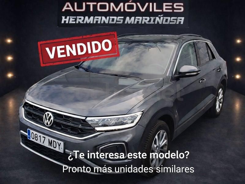 Usado VW T-Roc Life 150 CV (110 kW) 2023 Gris / plata SUV