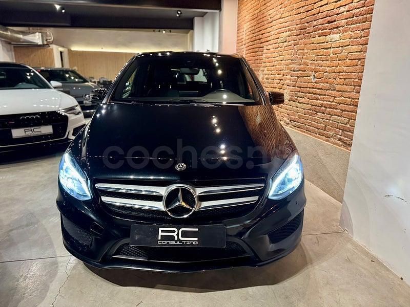 Usado Mercedes B180 122 CV (89 kW) 2017 Negro Monovolumen