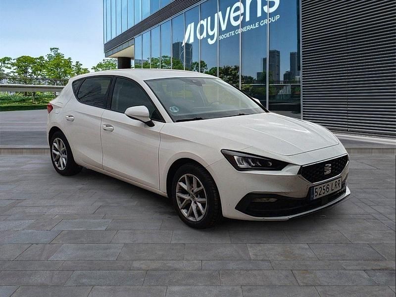 Usado Seat Leon Style 115 CV (84 kW) 2021 Blanco Berlina