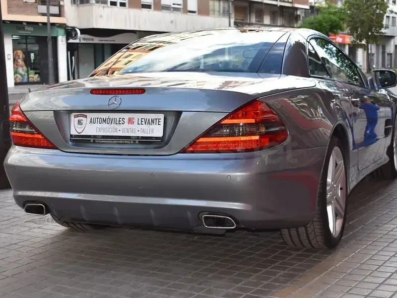 Usado Mercedes SL300 231 CV (169 kW) 2010 Gris / plata Descapotable