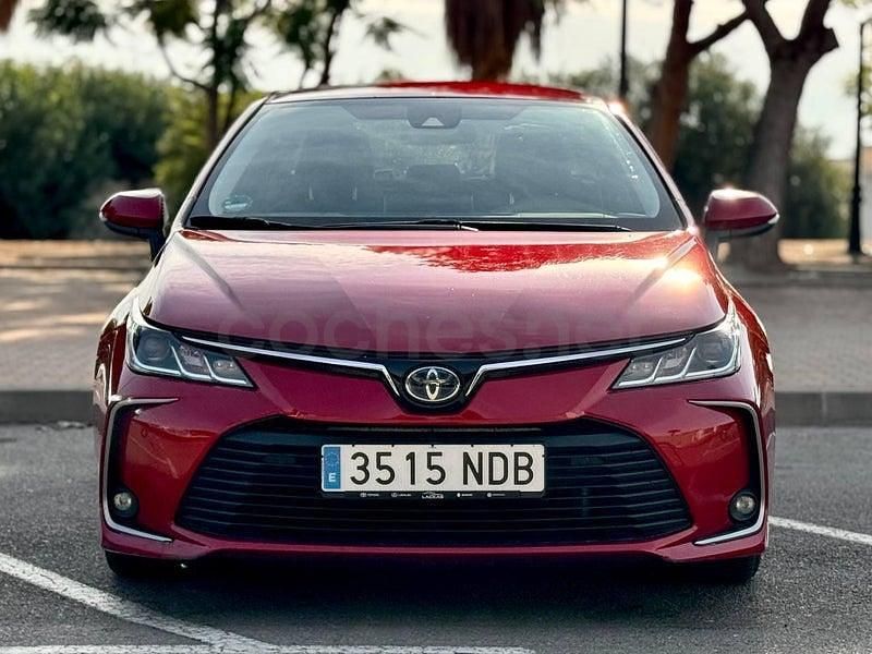 Usado Toyota Corolla Active 122 CV (89 kW) 2020 Rojo Berlina