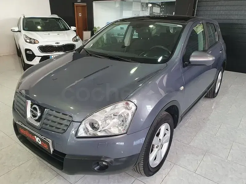 Usado Nissan Qashqai Tekna 106 CV (77 kW) 2008 Gris / plata SUV