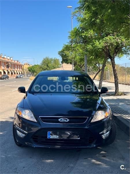 Usado Ford Mondeo Titanium 140 CV (102 kW) 2012 Negro Berlina
