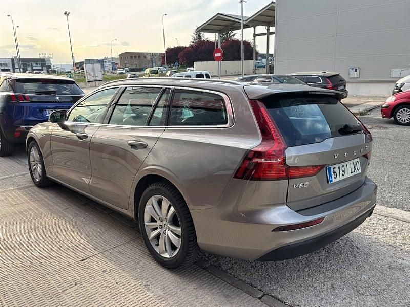 Usado Volvo V60 Business Edition 150 CV (110 kW) 2020 Beige Familiar