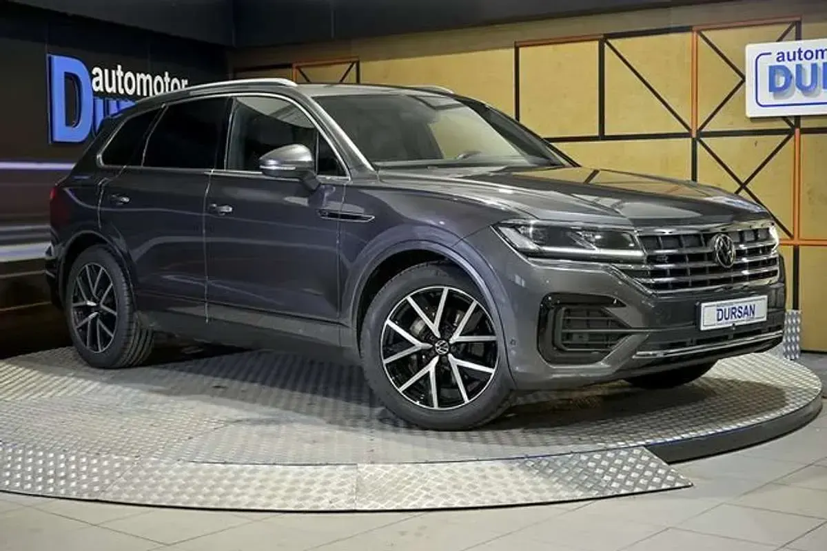 Usado VW Touareg 290 CV (213 kW) 2021 Gris SUV