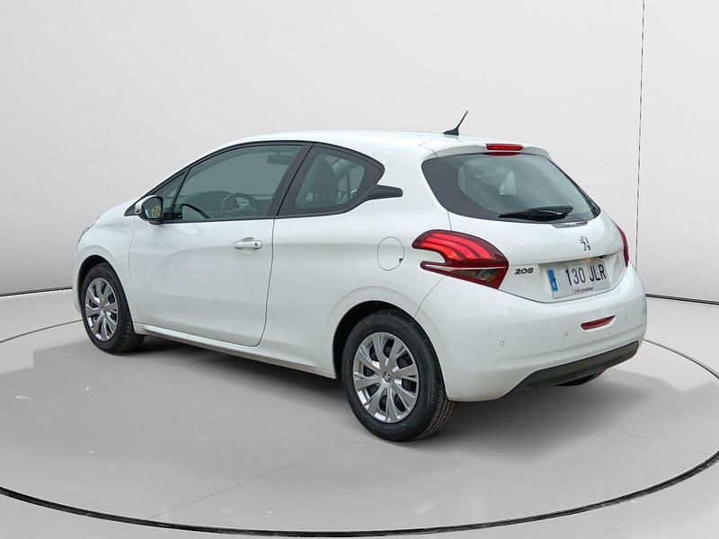 Usado Peugeot 208 Active 83 CV (61 kW) 2016 Blanco Utilitario