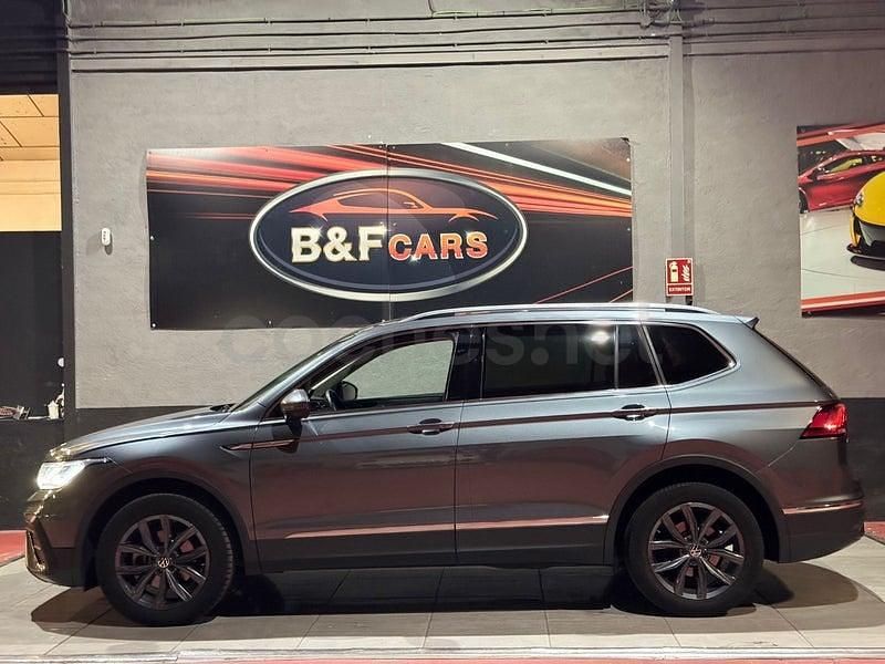 Usado VW Tiguan Allspace Life 150 CV (110 kW) 2023 Gris / plata SUV
