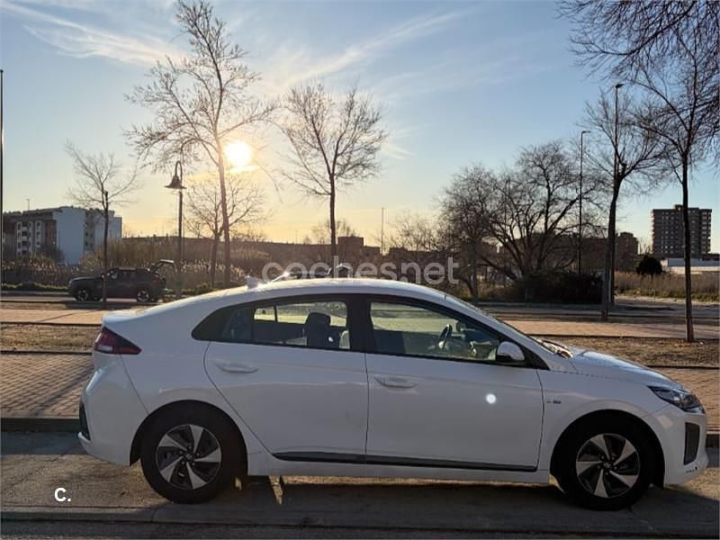 Usado Hyundai Ioniq 141 CV (103 kW) 2018 Blanco Utilitario