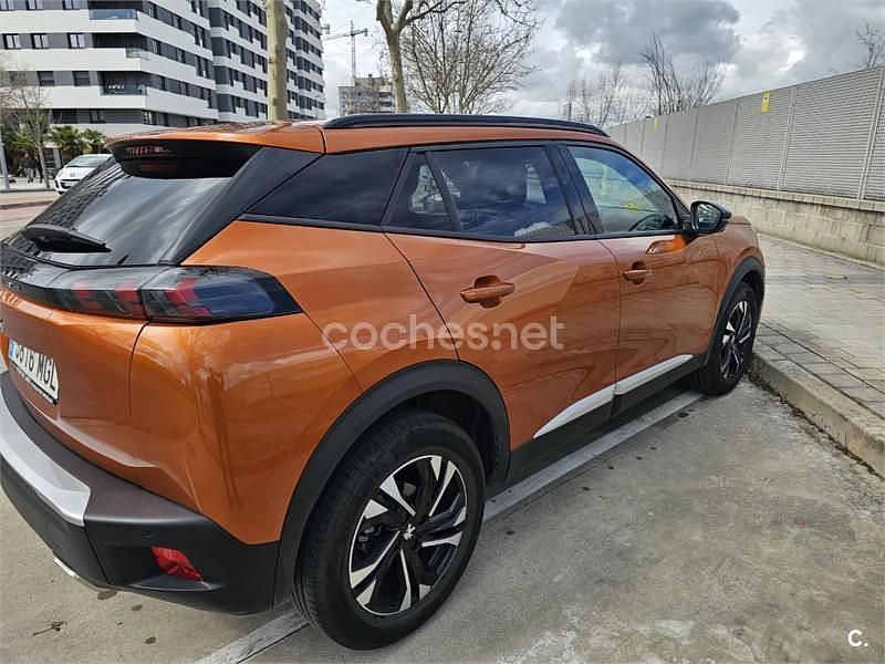 Usado Peugeot 2008 Allure 130 CV (95 kW) 2023 Naranja SUV