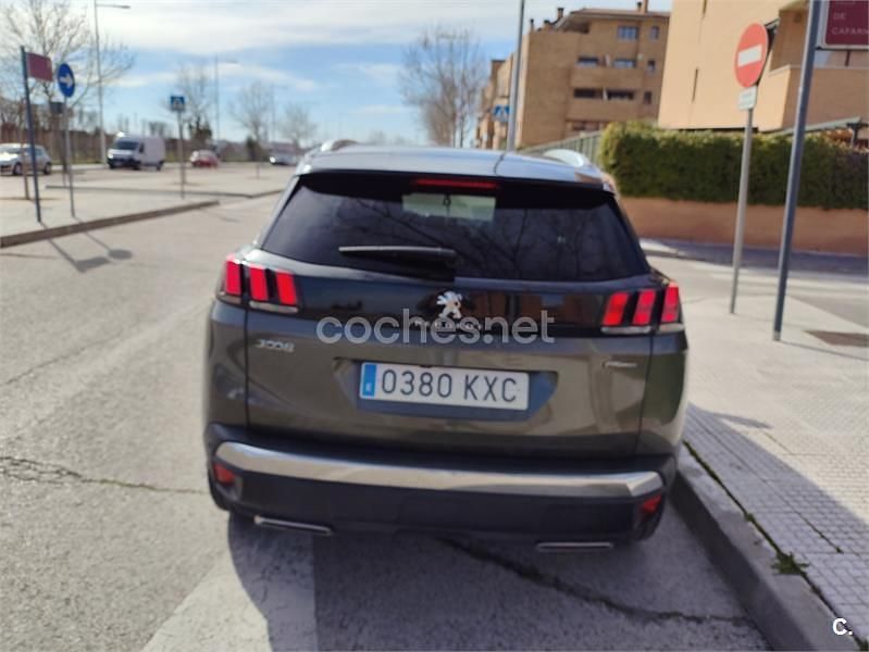 Usado Peugeot 3008 GT-line 130 CV (95 kW) 2019 Gris / plata SUV