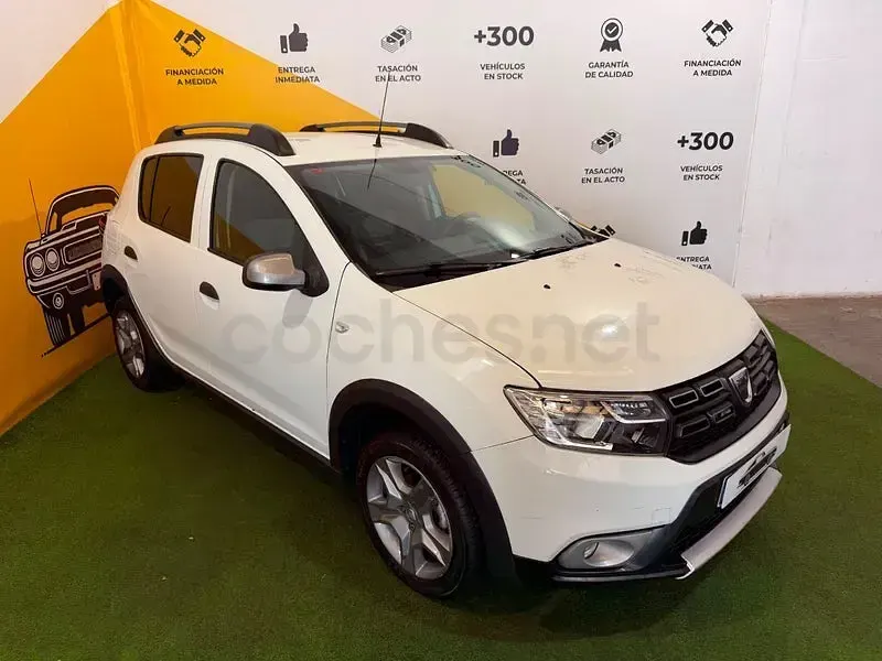 Usado Dacia Sandero Essentiel 73 CV (53 kW) 2018 Blanco Berlina