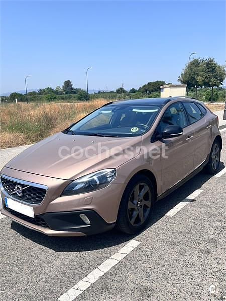 Beige Usado 2015 Volvo V40 CC Momentum Familiar | 15.900 € (Un poco caro) - Imagen 1/4