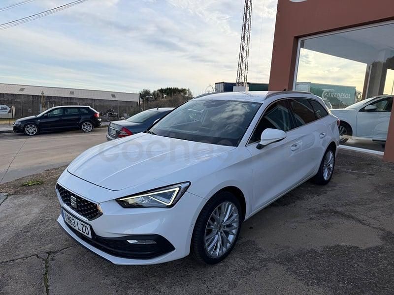 Usado Seat Leon XCELLENCE 150 CV (110 kW) 2022 Blanco Familiar