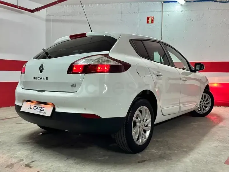 Usado Renault Mégane III LIMITED 95 CV (69 kW) 2015 Blanco Berlina