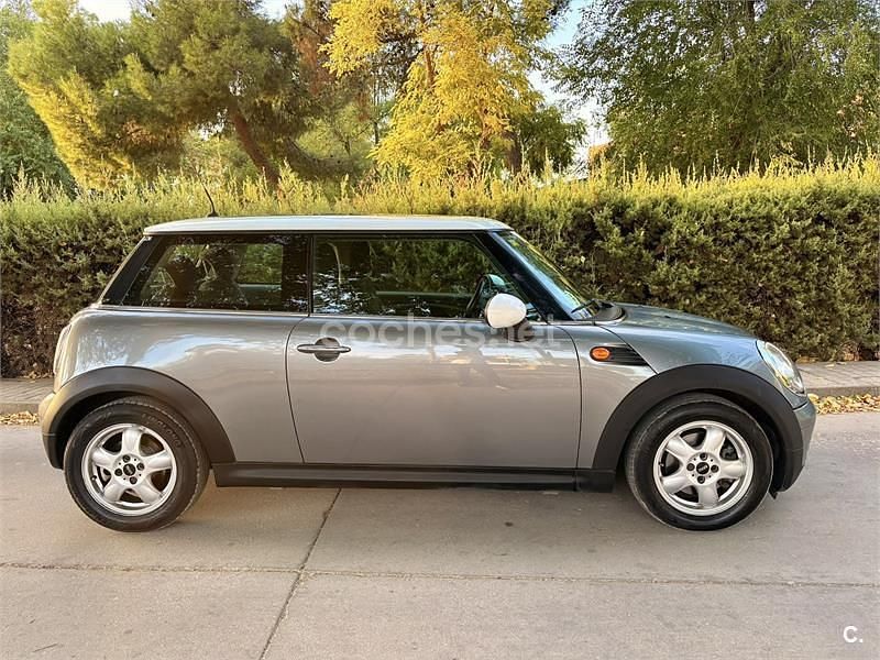 Usado Mini Cooper 120 CV (88 kW) 2010 Gris / plata Utilitario