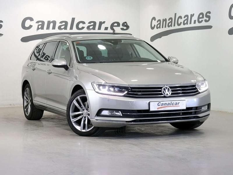 Usado VW Passat Sport 190 CV (139 kW) 2017 Plateado Familiar