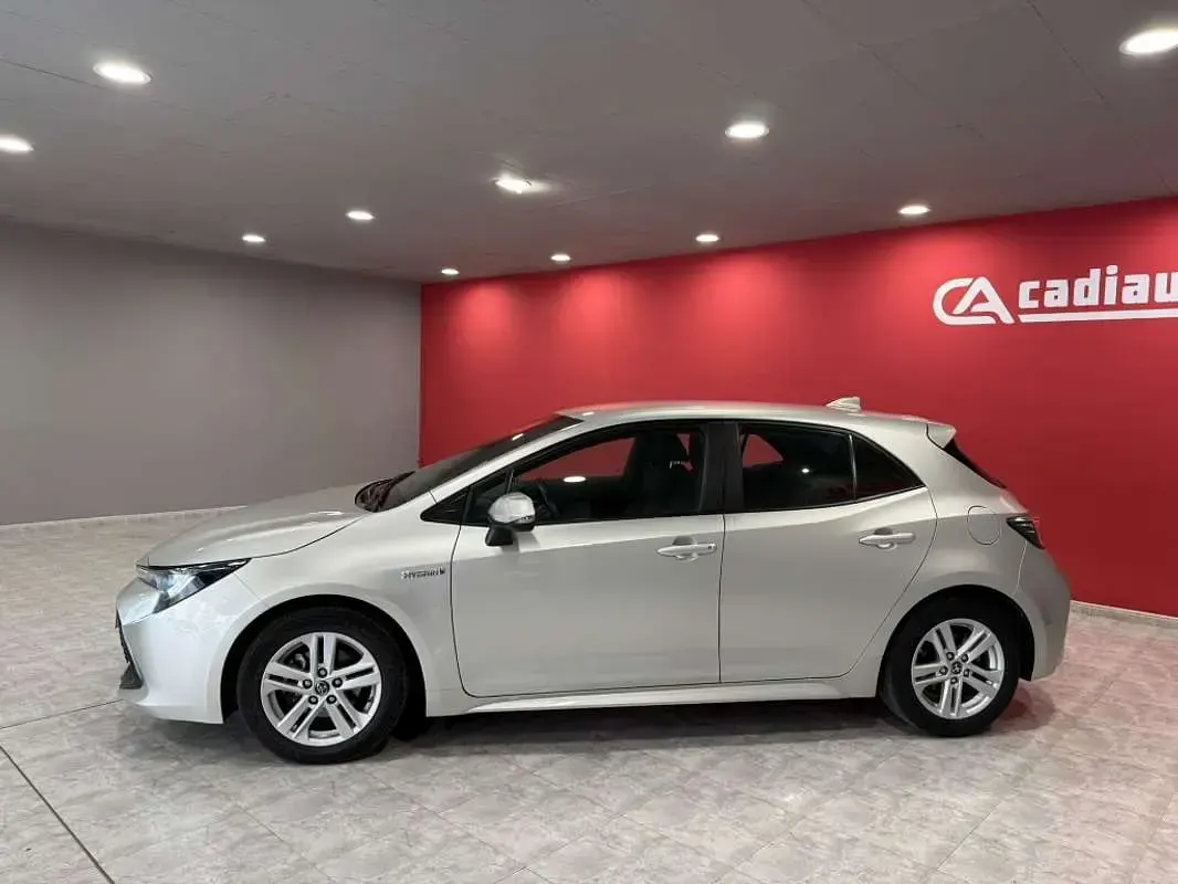 Usado Toyota Corolla Active 122 CV (89 kW) 2019 Gris Utilitario