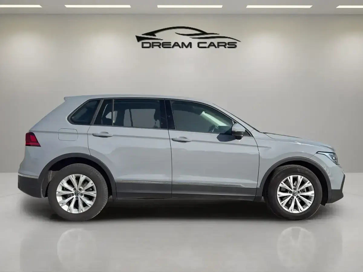 Usado VW Tiguan Life 122 CV (89 kW) 2022 Gris SUV