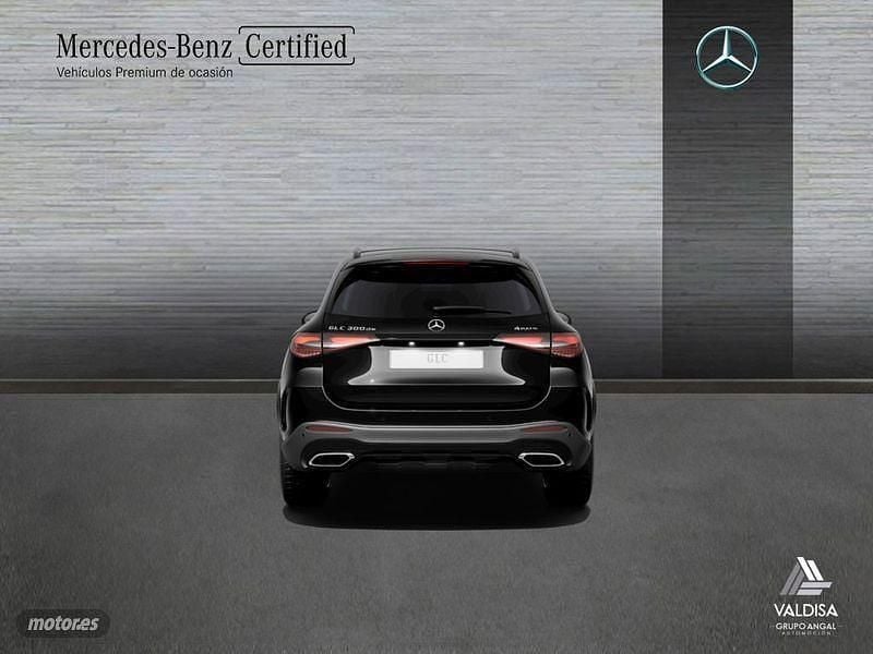 Usado Mercedes GLC300 AMG line 333 CV (244 kW) 2024 Negro