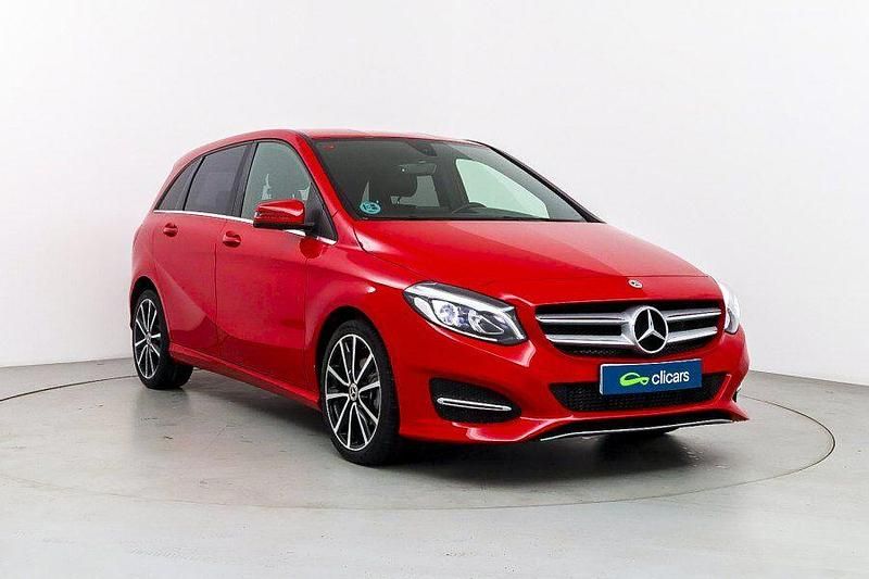 Usado Mercedes B200 150 CV (110 kW) 2018 Rojo Monovolumen