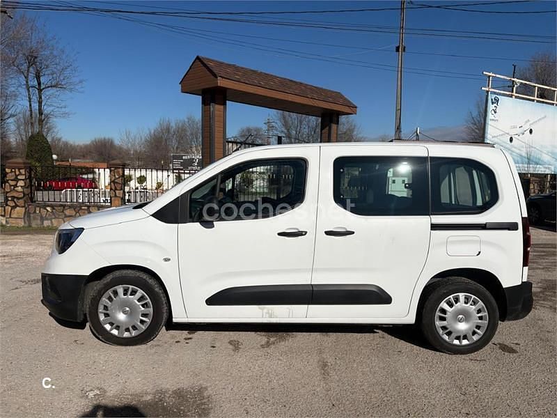 Usado Opel Combo Life Elegance 102 CV (75 kW) 2021 Blanco Monovolumen