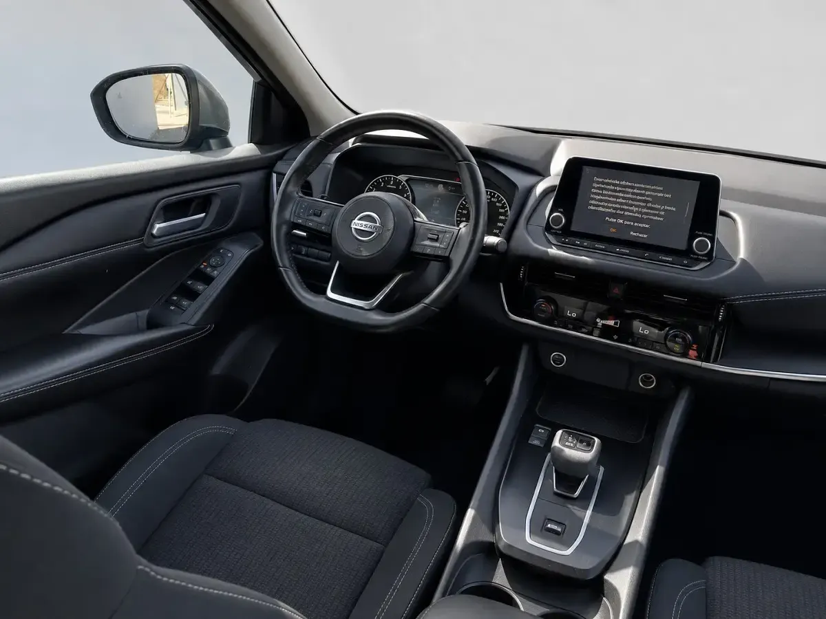 Usado Nissan Qashqai Acenta 140 CV (102 kW) 2022 Gris SUV