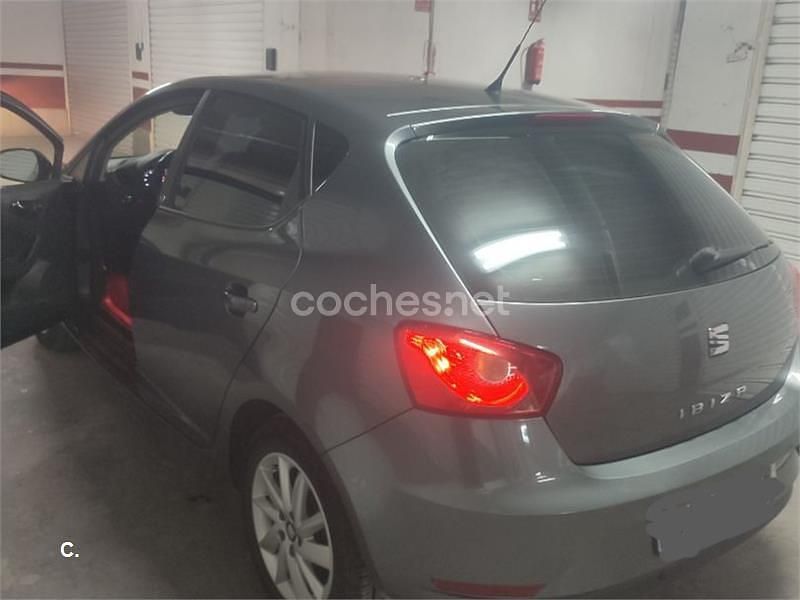 Usado Seat Ibiza CONNECT 75 CV (55 kW) 2017 Gris / plata Berlina