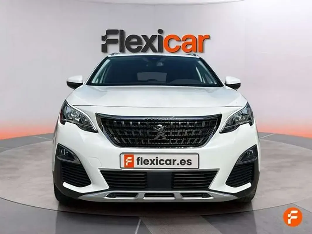 Usado Peugeot 3008 Allure 131 CV (96 kW) 2019 Blanco SUV