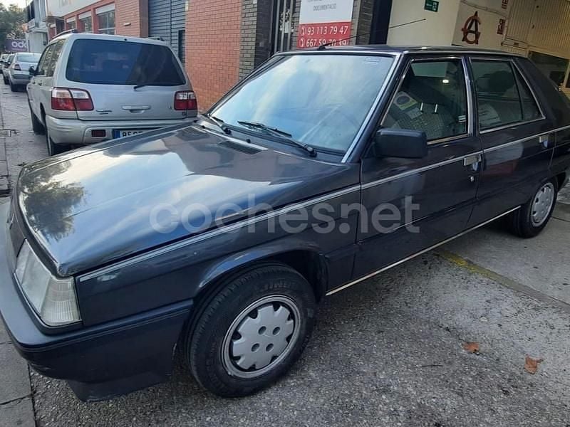 Usado Renault R11 60 CV (44 kW) 1988 Gris / plata Utilitario