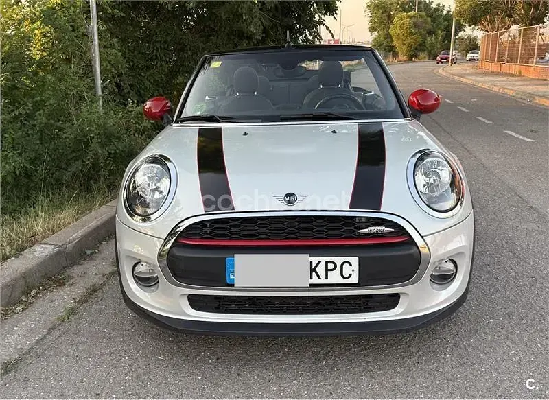 Usado Mini One Cabriolet 102 CV (75 kW) 2018 Gris / plata Descapotable