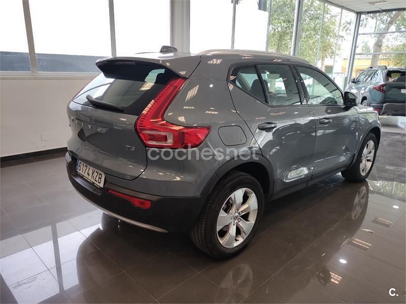 Usado Volvo XC40 Business Edition 163 CV (119 kW) 2019 Gris / plata SUV
