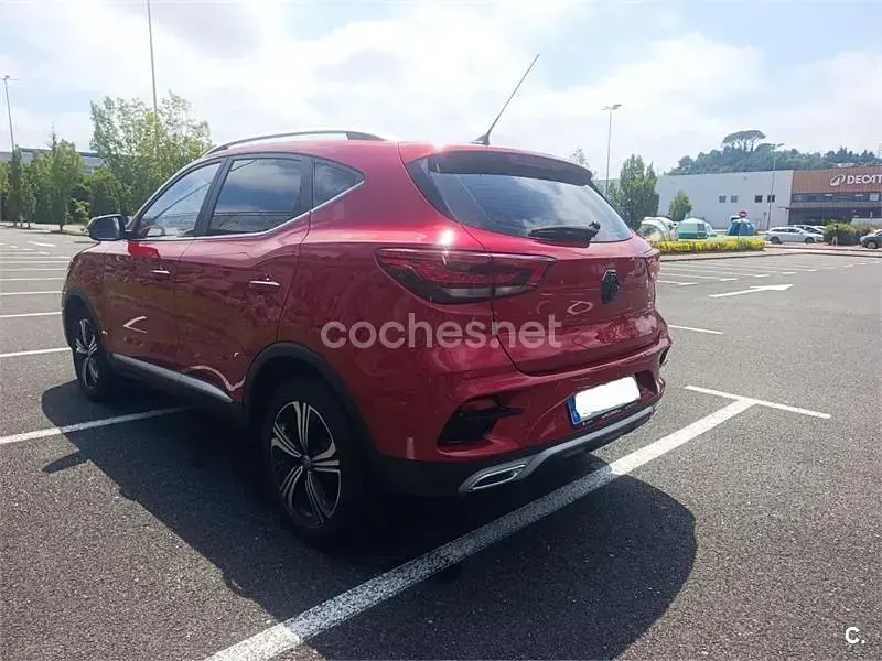 Usado MG ZS Comfort 106 CV (77 kW) 2024 Rojo SUV