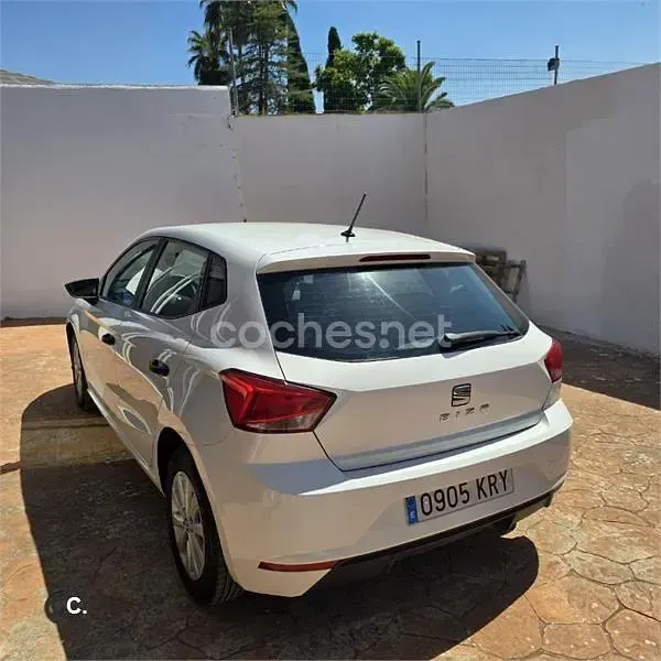 Usado Seat Ibiza Reference 80 CV (58 kW) 2018 Blanco Utilitario