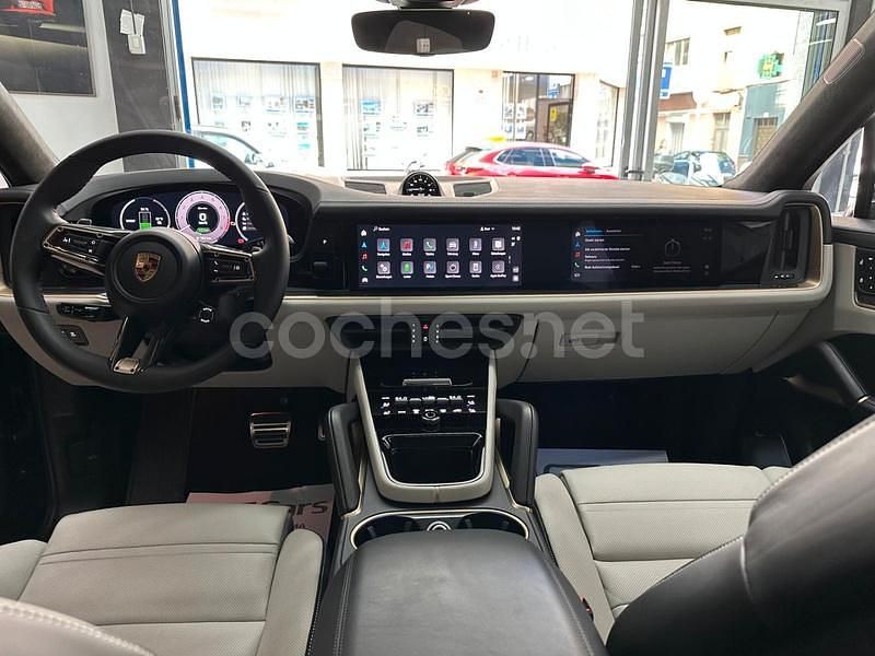 Usado Porsche Cayenne Turbo E-Hybrid 739 CV (543 kW) 2024 Negro SUV