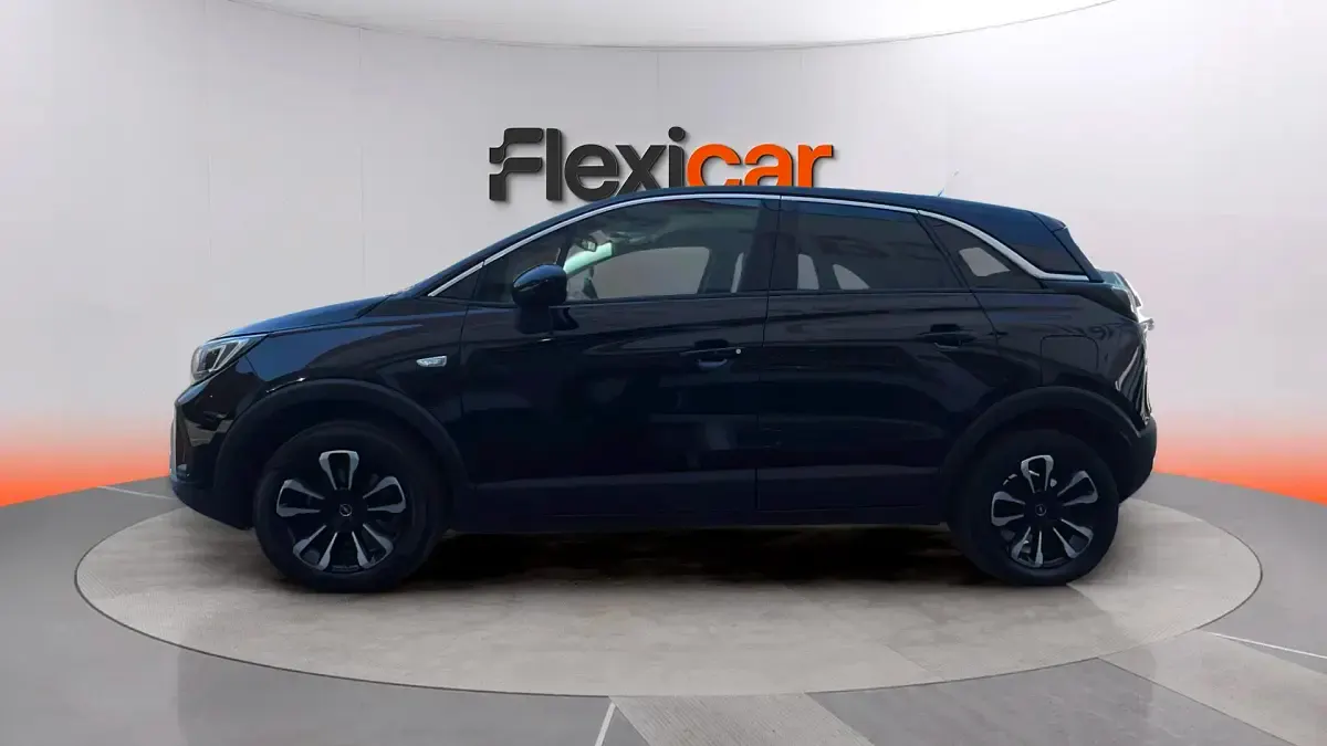 Usado Opel Crossland Elegance 110 CV (80 kW) 2024 Negro SUV