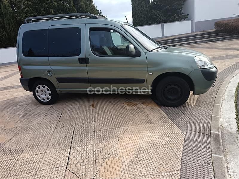 Usado Peugeot Partner Tepee 75 CV (55 kW) 2009 Gris / plata Monovolumen