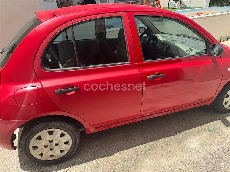 Usado Nissan Micra Visia+ 80 CV (58 kW) 2003 Rojo Utilitario