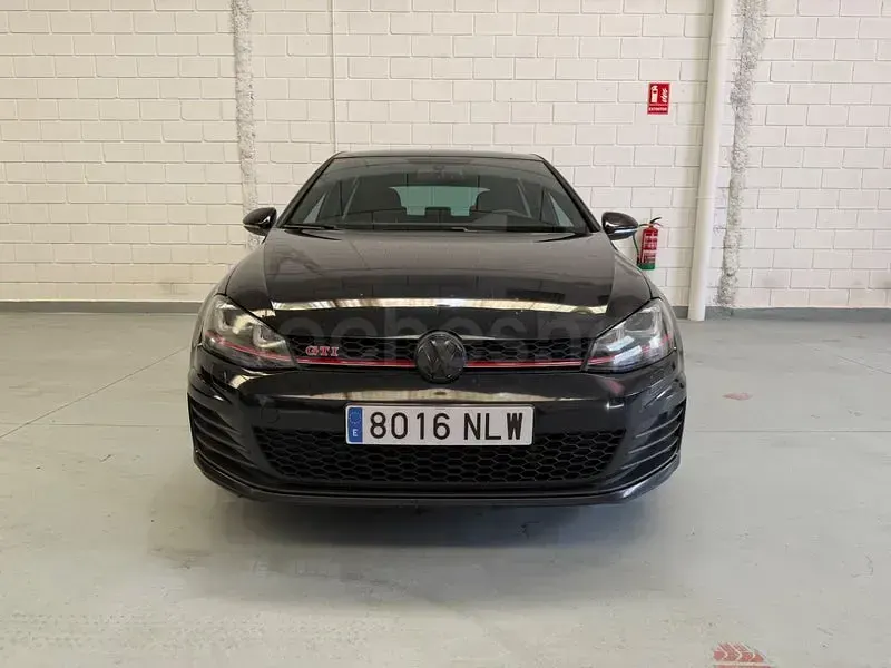 Usado VW Golf VII GTI 230 CV (169 kW) 2014 Negro Berlina