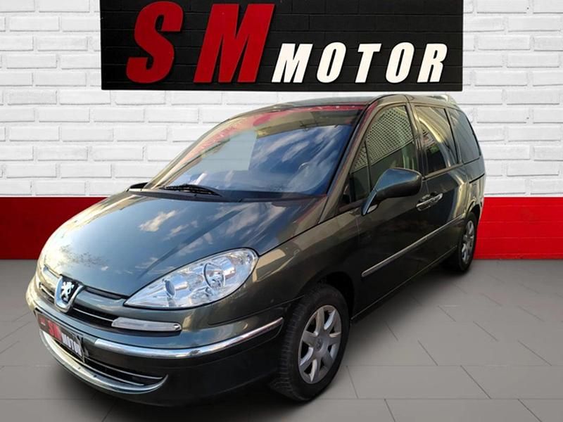 Usado Peugeot 807 Active 136 CV (100 kW) 2013 Gris / plata Monovolumen