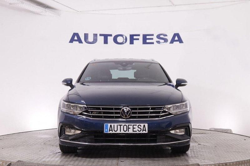 Usado VW Passat R-line 150 CV (110 kW) 2021 Azul Familiar