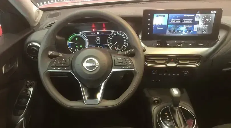 Usado Nissan Juke Acenta 143 CV (105 kW) 2025 Diamond silver metalizado SUV