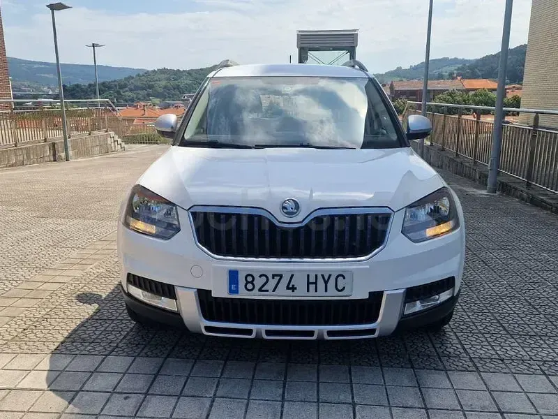 Usado Skoda Yeti Ambition 105 CV (77 kW) 2014 Blanco SUV