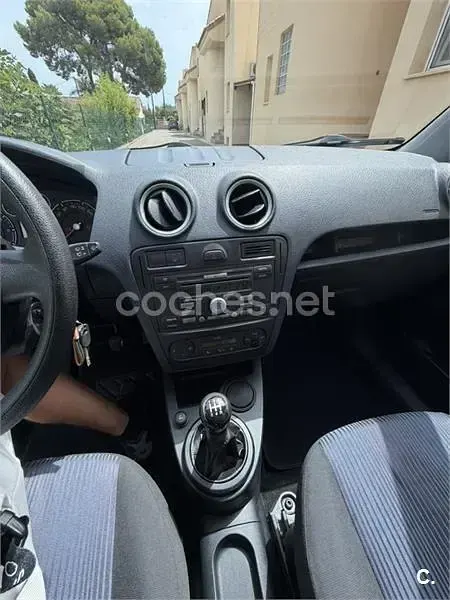 Usado Ford Fusion Trend 80 CV (58 kW) 2005 Azul Utilitario