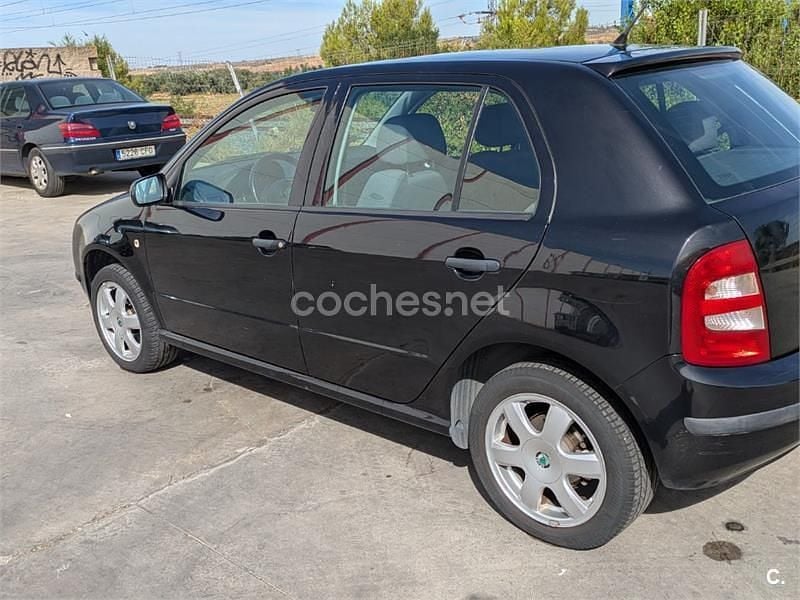 Negro Usado 2004 Skoda Fabia Elegance Berlina | 3150 € (Precio justo) - Imagen 1/4