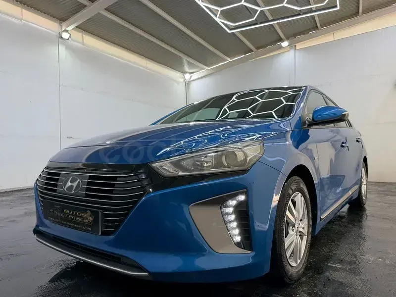 Usado Hyundai Ioniq 141 CV (103 kW) 2017 Azul Utilitario