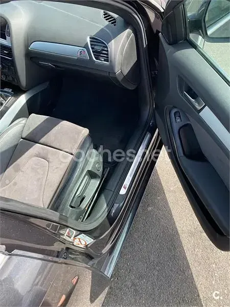 Usado Audi A4 143 CV (105 kW) 2010 Negro Familiar